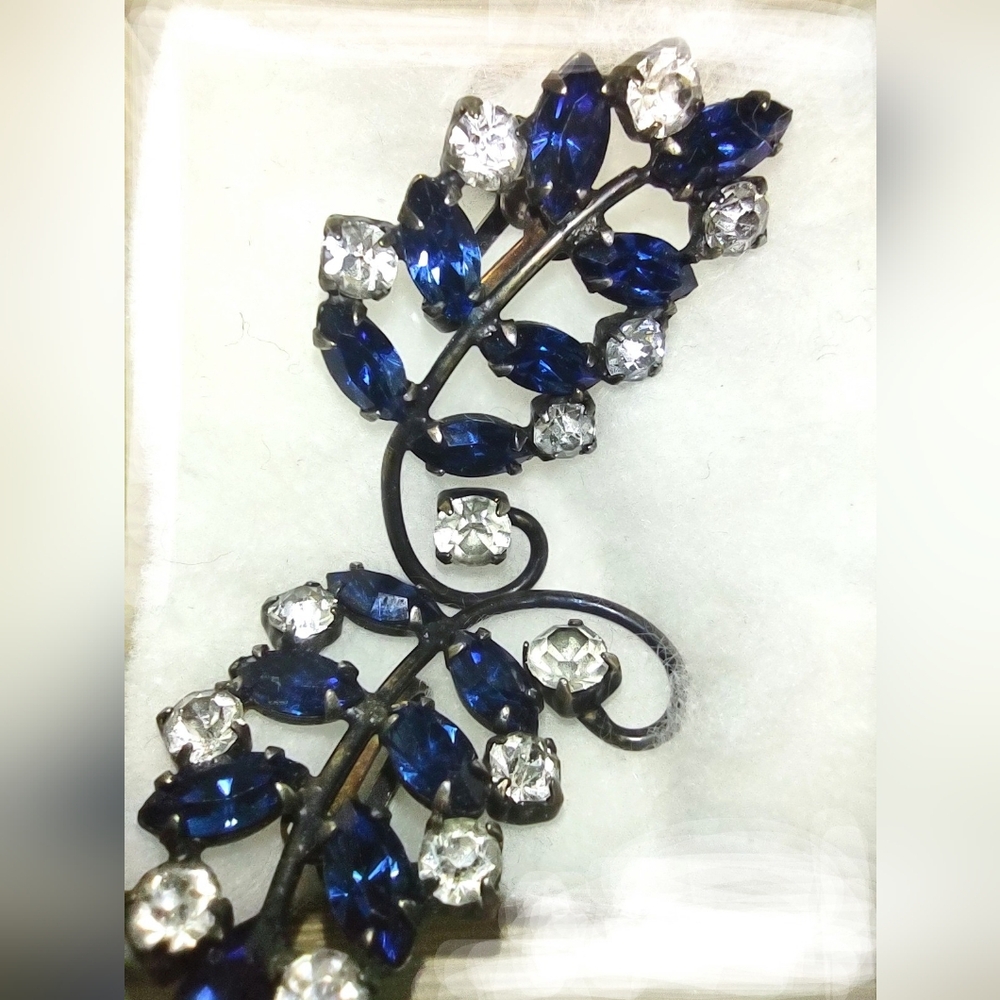 Vintage Blue & White Rhinestone Earrings Sterling Silver - Picture 12 of 16